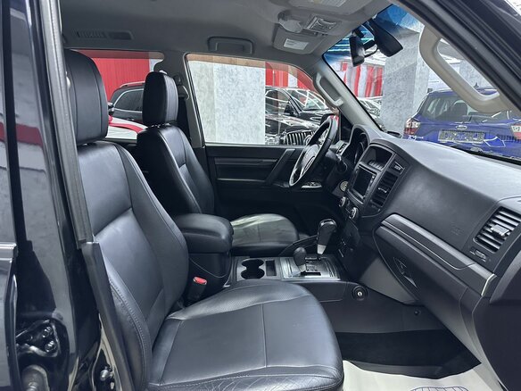2011 Mitsubishi Pajero IV Рестайлинг 1, чёрный, 1899000 рублей - вид 15