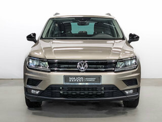 2019 Volkswagen Tiguan II, коричневый, 2450000 рублей, вид 2