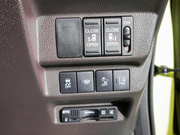2017 Honda Freed II, жёлтый, 1639000 рублей - вид 11
