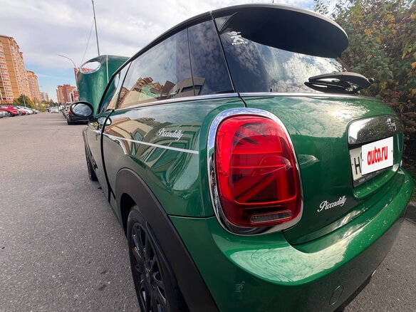 2021 Mini Hatch Cooper III (F55/F56) Рестайлинг, белый, 2500000 рублей - вид 32