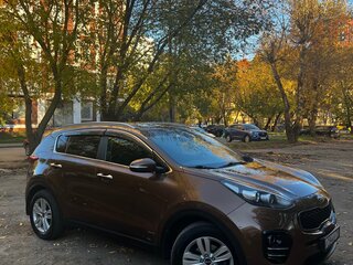 2017 Kia Sportage IV, коричневый, 1740000 рублей, вид 2