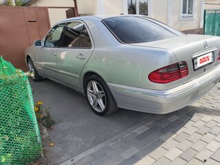 2000 Mercedes-Benz E-Класс 200 II (W210, S210) Рестайлинг, серебристый, 950000 рублей, вид 3