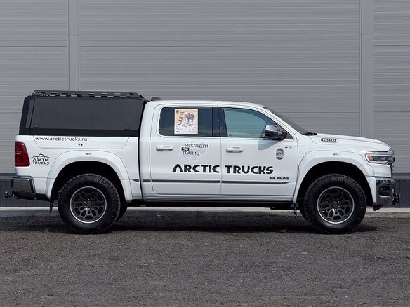 2024 Ram 1500 Crew Cab V Рестайлинг, белый, 14500000 рублей - вид 3