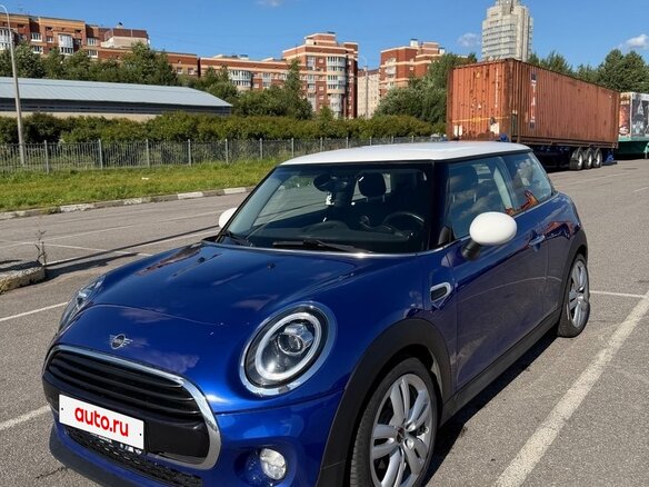2018 Mini Hatch Cooper III (F55/F56) Рестайлинг, синий, 2050000 рублей - вид 1