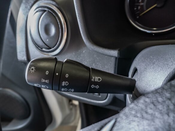 2022 Renault Logan Stepway II Рестайлинг, белый, 1370000 рублей - вид 15
