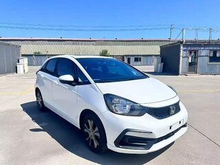 2022 Honda Fit IV Рестайлинг, белый, 1150000 рублей, вид 3