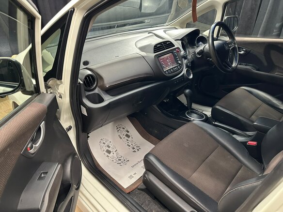 2011 Honda Fit Shuttle I, белый, 889000 рублей - вид 12