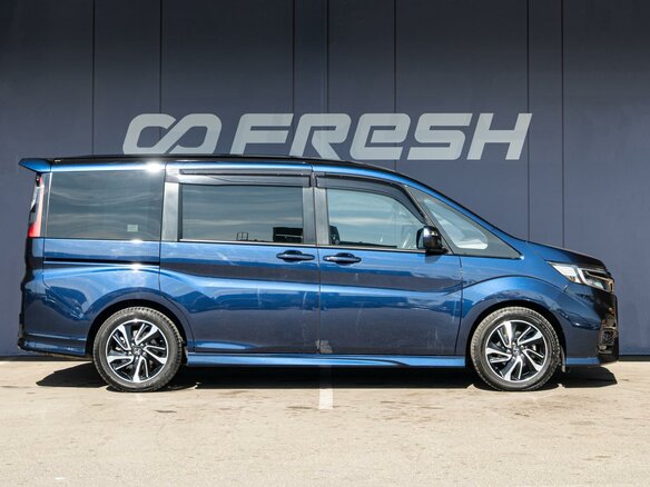 2018 Honda Stepwgn Spada V Рестайлинг, синий, 2630000 рублей - вид 4