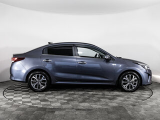 2021 Kia Rio IV Рестайлинг, серый, 1575000 рублей, вид 4