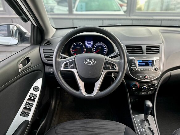 2015 Hyundai Solaris I Рестайлинг, белый - вид 10
