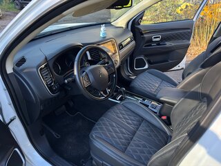 2022 Mitsubishi Outlander III Рестайлинг 3, белый, 2500000 рублей, вид 5