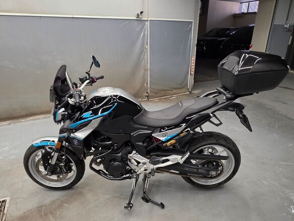 2021 BMW F 900 R, чёрный, 890000 рублей - вид 9