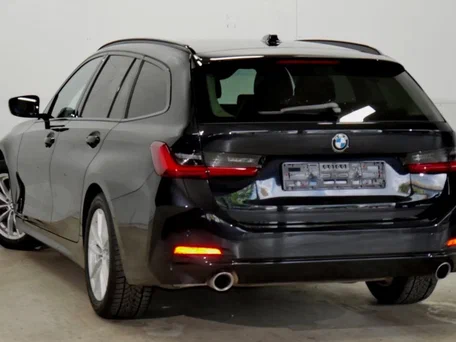 2023 BMW 3 серии 318d VII (G2x) Рестайлинг, чёрный, 4134000 рублей, вид 3