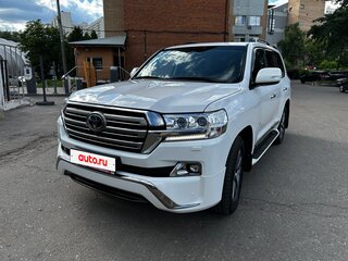 2016 Toyota Land Cruiser 200 Series Рестайлинг 2, белый, 8000000 рублей, вид 2