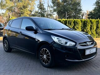 2012 Hyundai Solaris I, чёрный, 640000 рублей, вид 2