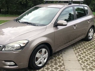 2011 Kia Ceed I Рестайлинг, бежевый, 750000 рублей, вид 1