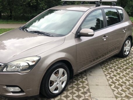 2011 Kia Ceed I Рестайлинг, бежевый, 750000 рублей, вид 1