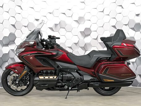 2025 Honda GL 1800 Gold Wing, красный, 3599000 рублей, вид 4