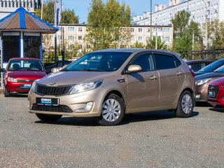 2013 Kia Rio 5-speed III, бежевый, 629000 рублей, вид 1