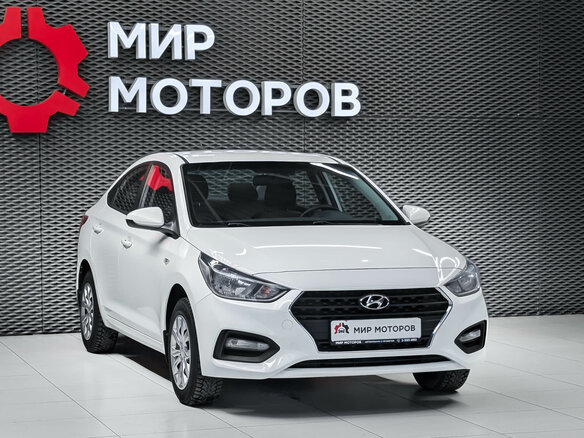 2019 Hyundai Solaris II, белый, 999000 рублей - вид 2