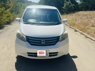 2010 Honda Freed I, белый, 900000 рублей, вид 1