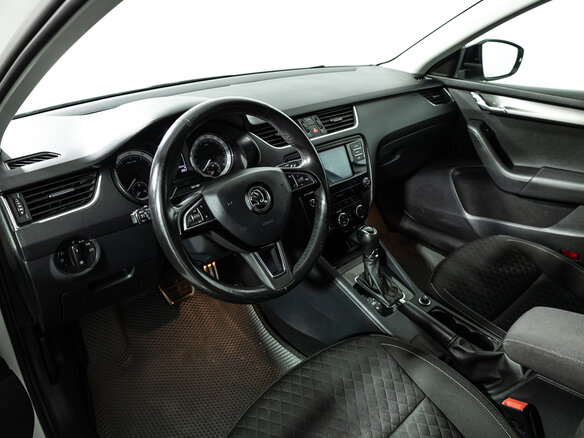 2017 Skoda Octavia III (A7) Рестайлинг, белый - вид 10