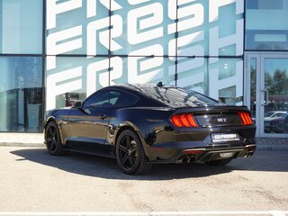 2021 Ford Mustang VI Рестайлинг, чёрный, 5770000 рублей, вид 4