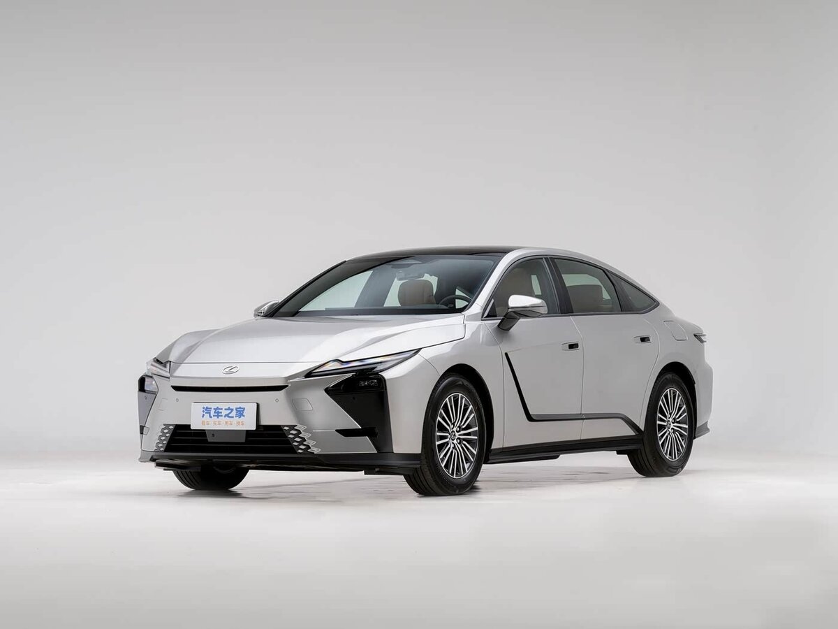 Открыть фотографии: Lexus ES VIII