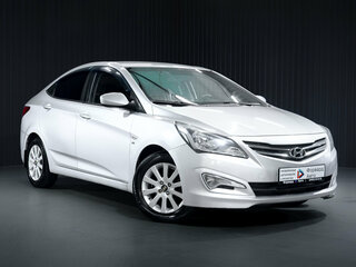 2014 Hyundai Solaris I Рестайлинг, серебристый, 749000 рублей, вид 1