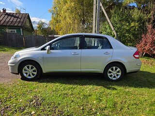 2010 Nissan Tiida I Рестайлинг, серебристый, 1000000 рублей, вид 2