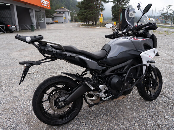 2018 Yamaha MT-09 Tracer (FJ-09), серый, 750000 рублей - вид 10