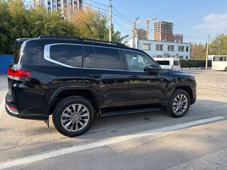 2024 Toyota Land Cruiser 300 Series, чёрный, 12500000 рублей, вид 3