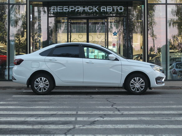 2025 Lada (ВАЗ) Vesta I Рестайлинг (NG), белый, 1530000 рублей - вид 2