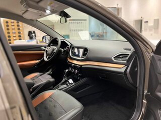 2026 Lada (ВАЗ) Vesta SW I Рестайлинг (NG), коричневый, 2018000 рублей, вид 5
