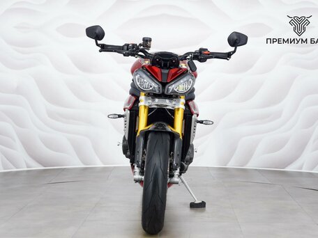 2024 Triumph Speed Triple, красный, 1727000 рублей, вид 4