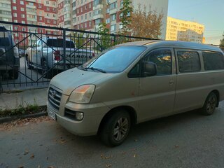 2005 Hyundai H-1 I Рестайлинг, бежевый, 470000 рублей, вид 2
