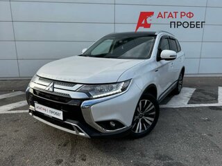 2020 Mitsubishi Outlander III Рестайлинг 3, белый, 2090000 рублей, вид 1