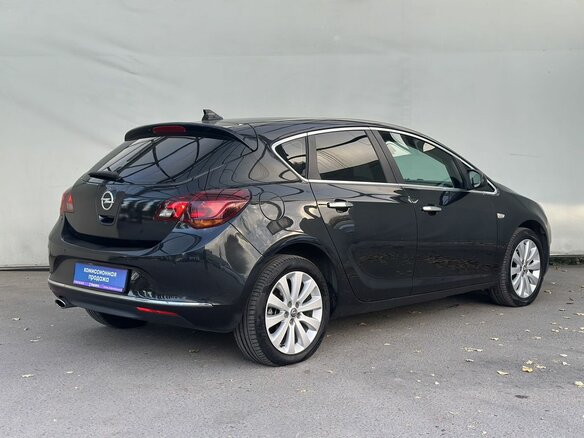 2013 Opel Astra J Рестайлинг, чёрный, 780000 рублей - вид 3