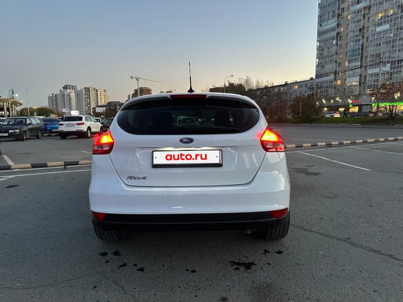 2017 Ford Focus III Рестайлинг, белый, 1300000 рублей - вид 5