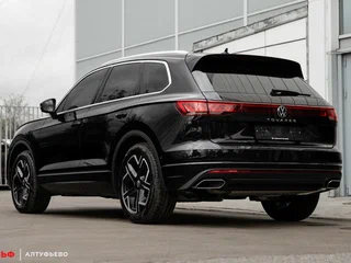 2026 Volkswagen Touareg III Рестайлинг, чёрный, 11990000 рублей, вид 2