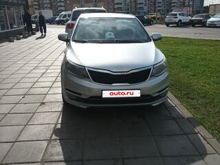 2015 Kia Rio III Рестайлинг, серебристый, 470000 рублей, вид 1