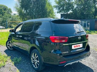 2018 Kia Carnival III, чёрный, 2500000 рублей, вид 4