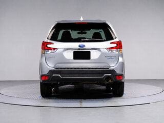 2023 Subaru Forester V Рестайлинг, серебристый, 2580000 рублей, вид 5