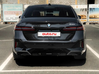 2026 BMW 5 серии 530i xDrive VIII (G60/G61/G68), чёрный, 7250000 рублей, вид 4