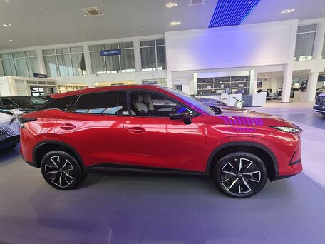 2026 Omoda C5 II, красный, 2929000 рублей, вид 5