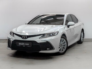 2021 Toyota Camry VIII (XV70) Рестайлинг, белый, 3150000 рублей, вид 1