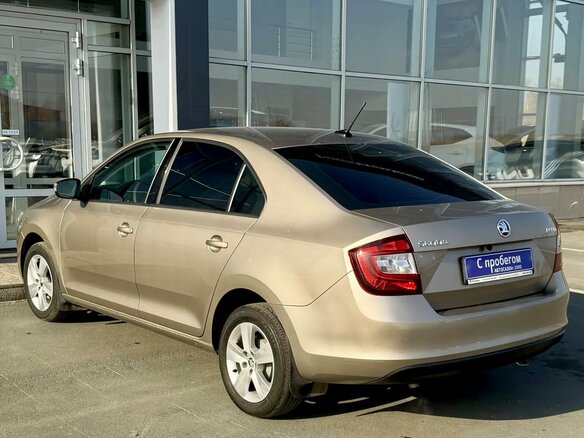 2017 Skoda Rapid I Рестайлинг, бежевый, 1250000 рублей - вид 5
