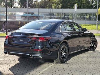 2026 Mercedes-Benz E-Класс 300 VI (W214, S214), чёрный, 9550000 рублей, вид 3