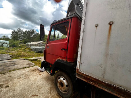 1991 Mercedes-Benz T2, красный, 450000 рублей, вид 5