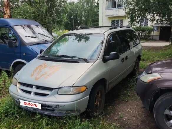 2000 Dodge Caravan Grand III, зелёный, 175000 рублей